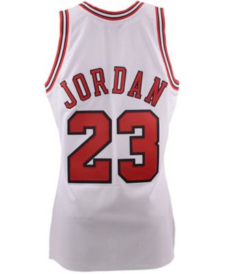 Mitchell & Ness - Men's Chicago Bulls Michael Jordan Authentic Jersey