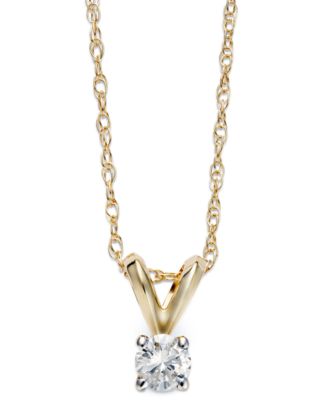 Macy's - Round-Cut Diamond Pendant Necklace in 10k Gold (1/10 ct. t.w.)