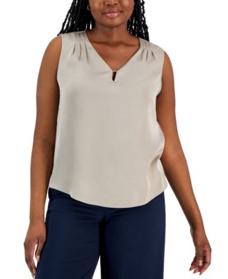 Kasper - Women's Sleeveless Keyhole V-Neck Camisole